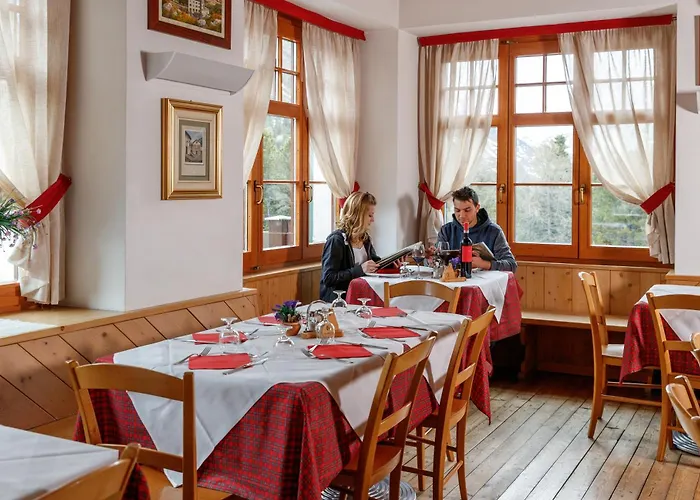 Rifugio Ghiacciaio Dei Forni ホテル *