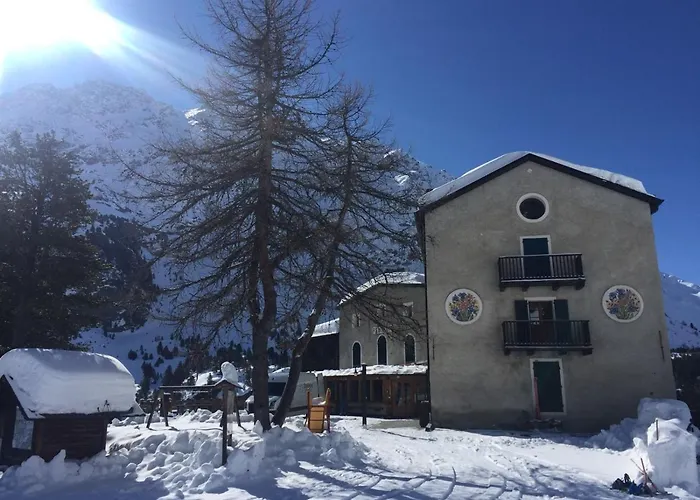 Rifugio Ghiacciaio Dei Forni ホテル *