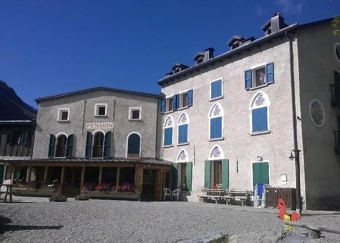 Rifugio Ghiacciaio Dei Forni * ヴァルフルヴァ